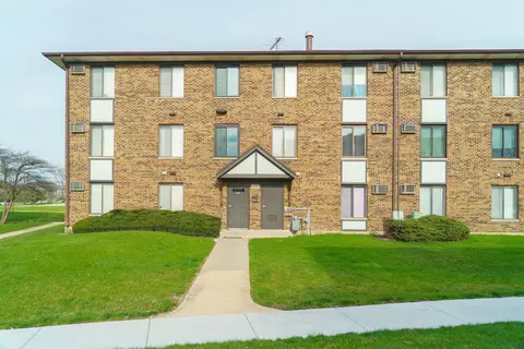 231 Gregory St #7, Aurora, IL 60504