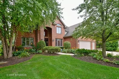 233 Sawgrass Dr, Palos Heights, IL 60463