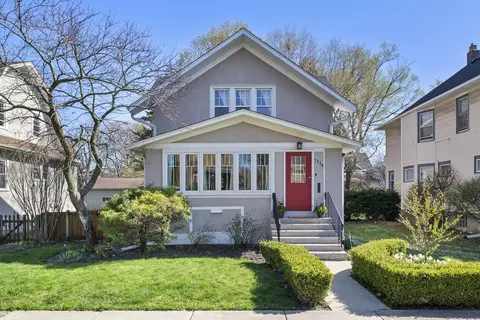 7114 34th St, Berwyn, IL 60402