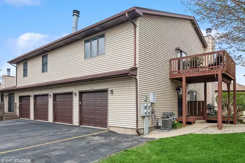 1857 Kerrybrook Ct #1857, Sycamore, IL 60178