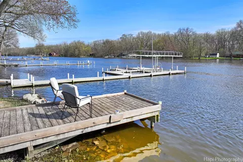 View/Area - 2622 S Riverside Dr, Mchenry, IL 60050 photo 6 of 7