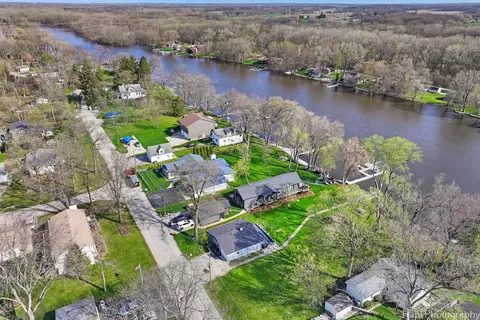 View/Area - 2622 S Riverside Dr, Mchenry, IL 60050 photo 3 of 7