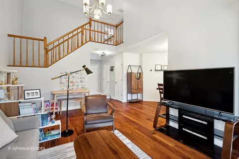 Living - 633 Sutton Ct, Wheeling, IL 60090 photo 1 of 2