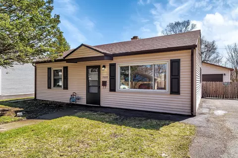 15009 Terrace Ln, Midlothian, IL 60445