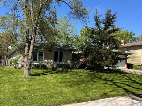 209 Downing Dr, Bloomingdale, IL 60108