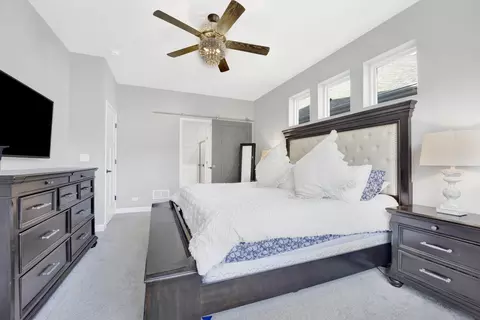 Bedroom - 746 Eagle Ct, Addison, IL 60101 photo 5 of 10