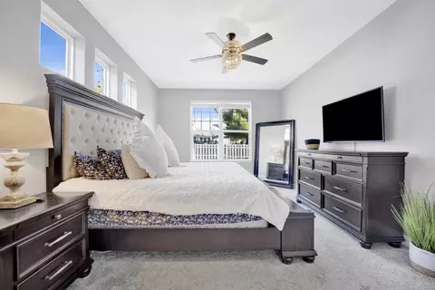 Bedroom - 746 Eagle Ct, Addison, IL 60101 photo 4 of 10