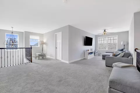 Living - 746 Eagle Ct, Addison, IL 60101 photo 5 of 5