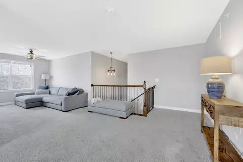 Bedroom - 746 Eagle Ct, Addison, IL 60101 photo 8 of 10