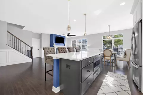 Kitchen - 746 Eagle Ct, Addison, IL 60101 photo 3 of 3