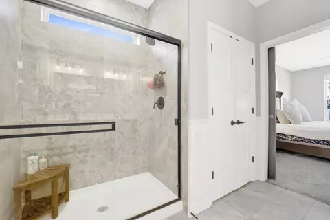 Bath - 746 Eagle Ct, Addison, IL 60101 photo 3 of 5