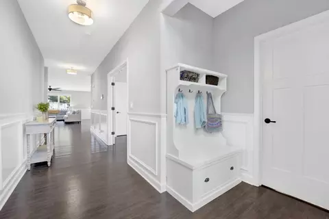 Entry Way - 746 Eagle Ct, Addison, IL 60101 photo 2 of 3