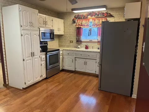 Kitchen - 5565 155th St, Oak Forest, IL 60452 photo 1 of 1