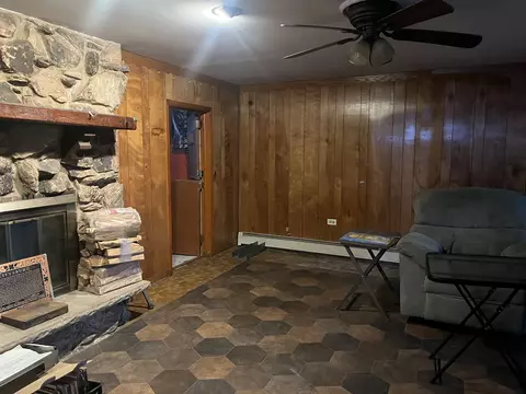 Living - 5565 155th St, Oak Forest, IL 60452 photo 4 of 4