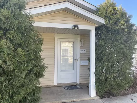 Exterior - 652 Hale Ct, Wheeling, IL 60090 photo 3 of 4