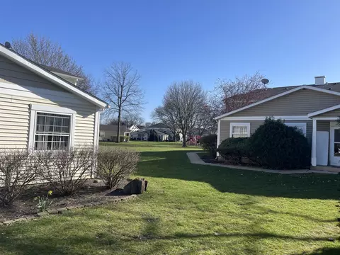 Exterior - 652 Hale Ct, Wheeling, IL 60090 photo 4 of 4