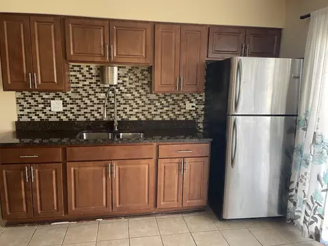 Kitchen - 652 Hale Ct, Wheeling, IL 60090 photo 2 of 4