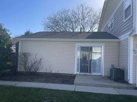 Exterior - 652 Hale Ct, Wheeling, IL 60090 photo 2 of 4