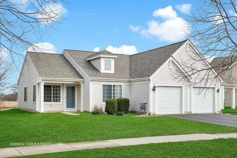 2465 Roxbury Ln, Montgomery, IL 60538