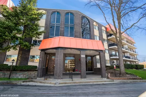 4949 Golf Rd #401, Skokie, IL 60077