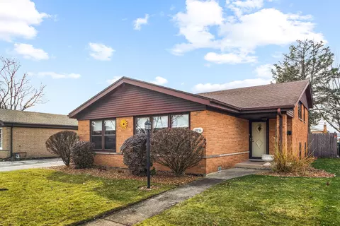 10536 S Kilbourn Ave, Oak Lawn, IL 60453