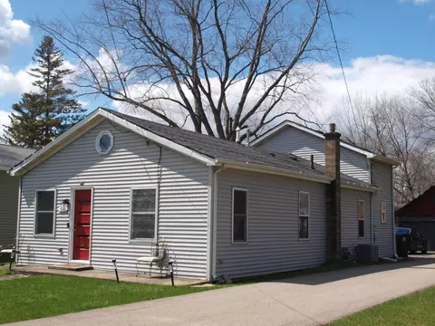 35674 N Hunt Ave, Ingleside, IL 60041