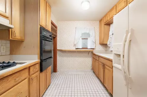 Kitchen - 4505 Maple Ave, Matteson, IL 60443 photo 3 of 3
