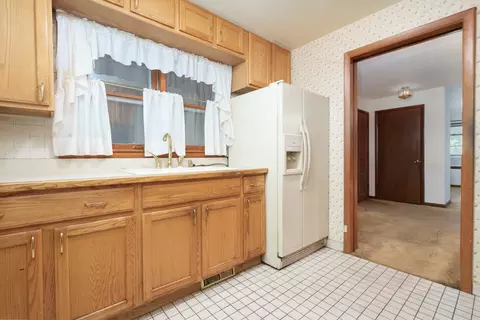 Kitchen - 4505 Maple Ave, Matteson, IL 60443 photo 1 of 3
