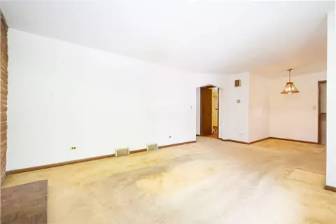 Living - 4505 Maple Ave, Matteson, IL 60443 photo 3 of 4