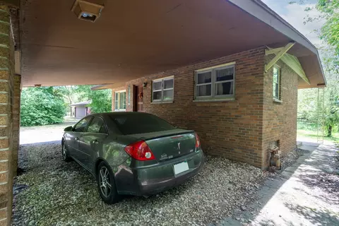 Exterior - 4505 Maple Ave, Matteson, IL 60443 photo 4 of 5