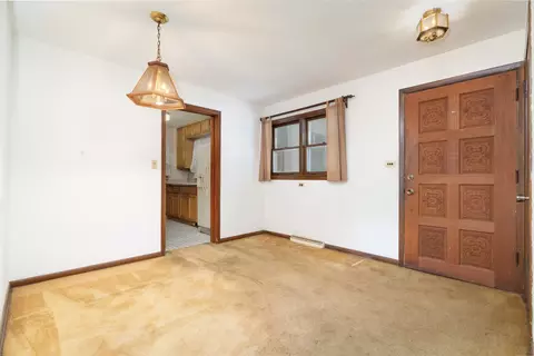 Living - 4505 Maple Ave, Matteson, IL 60443 photo 4 of 4