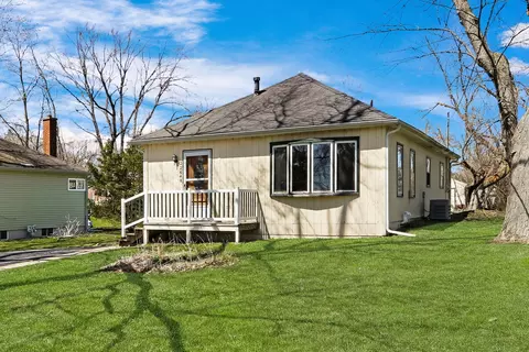 22648 W Silver Lake Ave, Antioch, IL 60002