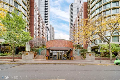 440 N Mcclurg Ct #702, Chicago, IL 60611