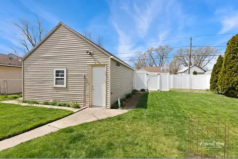 Exterior - 573 S Curtis Ave, Kankakee, IL 60901 photo 7 of 8