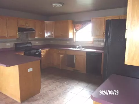Kitchen - 1306 E Heather Rd, Bourbonnais, IL 60914 photo 1 of 2