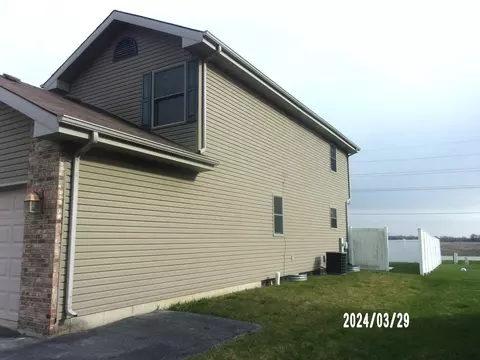Exterior - 1306 E Heather Rd, Bourbonnais, IL 60914 photo 3 of 5
