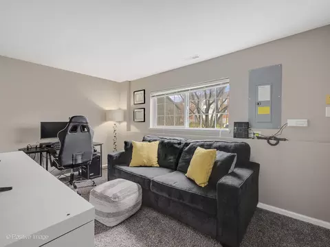 Living - 216 Cassidy Ln, Elgin, IL 60124 photo 4 of 4