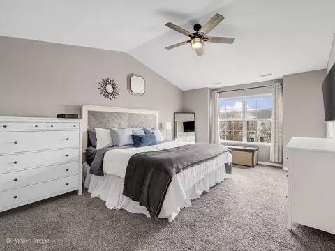 Bedroom - 216 Cassidy Ln, Elgin, IL 60124 photo 2 of 3