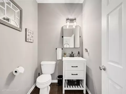 Bath - 216 Cassidy Ln, Elgin, IL 60124 photo 1 of 4