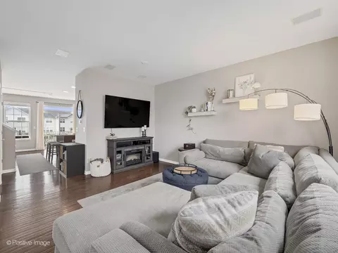 Living - 216 Cassidy Ln, Elgin, IL 60124 photo 3 of 4