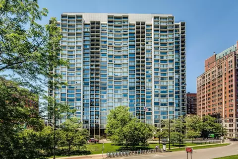 3200 N Lake Shore Dr #701, Chicago, IL 60657