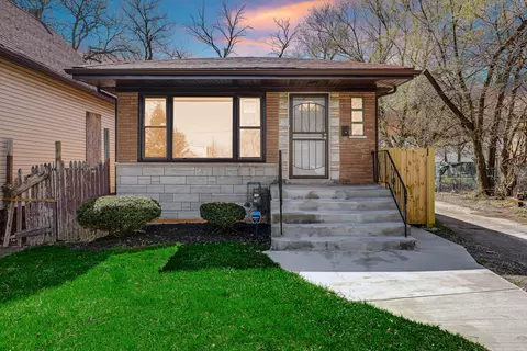 115 E 104th St, Chicago, IL 60628