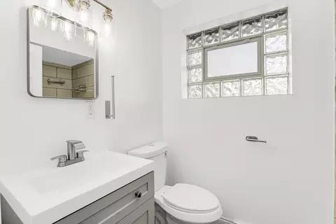 Bath - 115 E 104th St, Chicago, IL 60628 photo 3 of 5