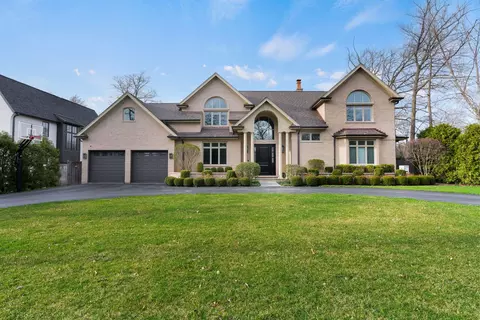 1602 Woodlawn Ave, Glenview, IL 60025