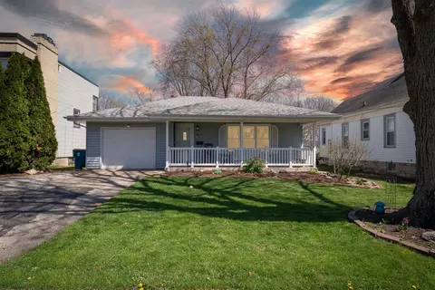 804 S Locust St, Pontiac, IL 61764
