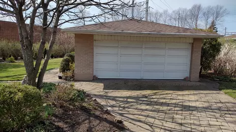 30 Crescent Dr, Glenview, IL 60025 photo 2
