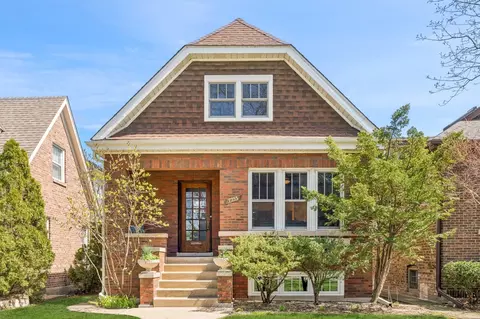 7233 N Claremont Ave, Chicago, IL 60645