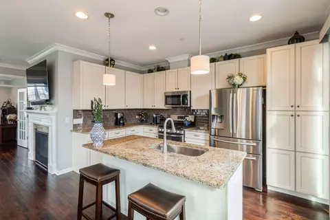 307 Lexington Ln, Rolling Meadows, IL 60008 photo 4