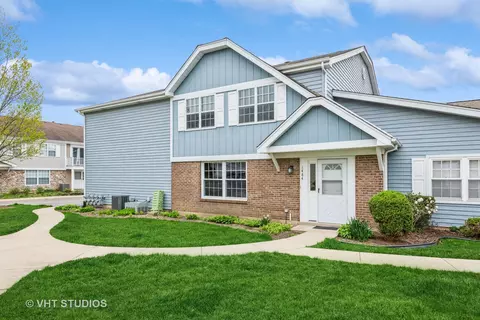 1484 Timber Trl, Wheaton, IL 60189