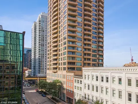 200 N Jefferson St #1010, Chicago, IL 60661